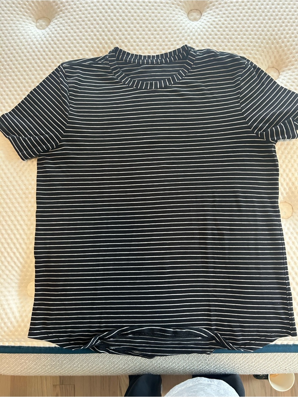 Lululemon Womenโs Black & White Stripe Short Sleeve Tee